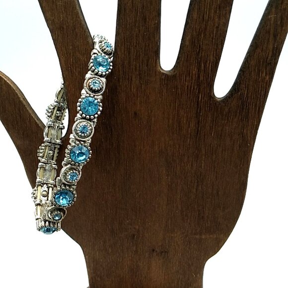 Soft Blue Faceted Crystal Glass Silver-tone Stretch Bracelet - Picture 12 of 15